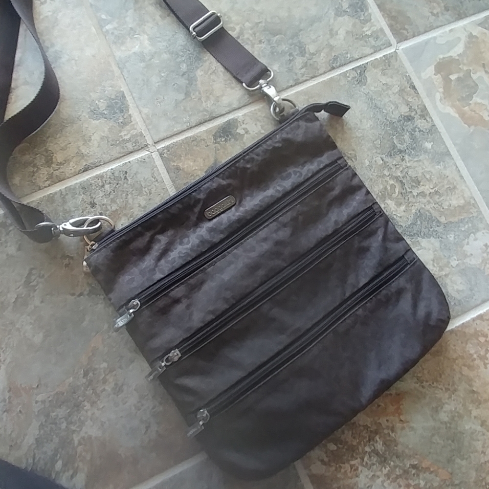 Baggallini cheetah print Crossbody 👛